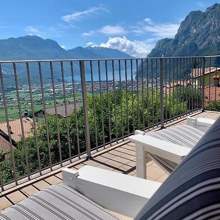 Villa Edo Lake View Tenno Eksteriør bilde